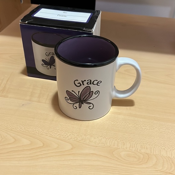 Purple grace mug with butterfly - Picture 2 of 3